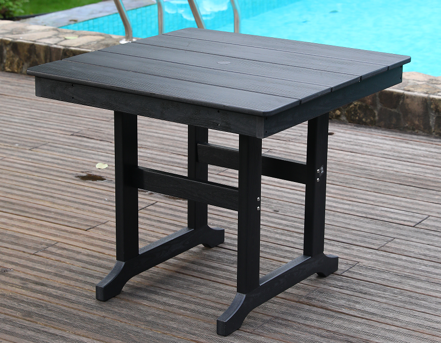 Wetterbeständiger quadratischer Tisch aus schwarzem HDPE