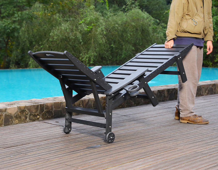 Tauchbereiter blauer Adirondack-Loungesessel aus HDPE am Pool