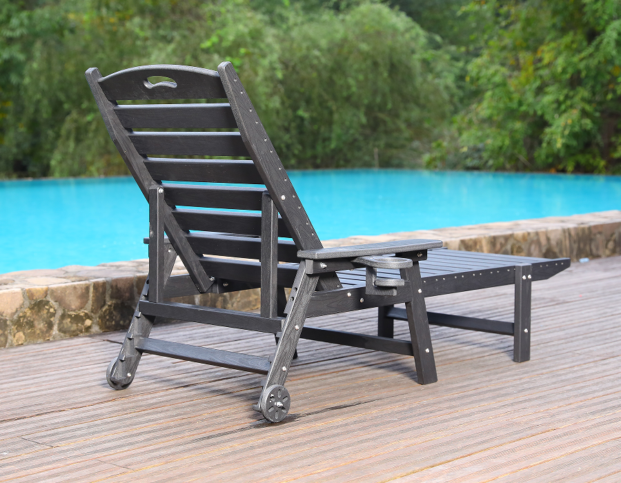 Tauchbereiter blauer Adirondack-Loungesessel aus HDPE am Pool