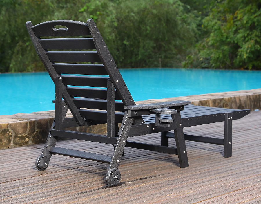 Tauchbereiter blauer Adirondack-Loungesessel aus HDPE am Pool