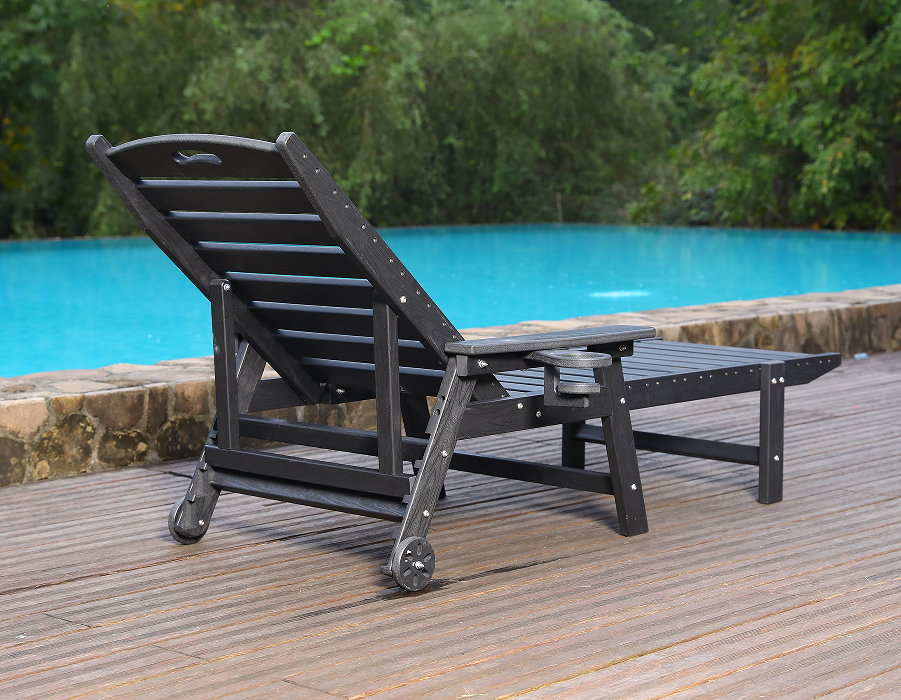 Tauchbereiter blauer Adirondack-Loungesessel aus HDPE am Pool